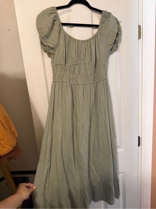 Dresses & Skirts - Sage Gathered Waist Midi Dress with Puff Sleeves